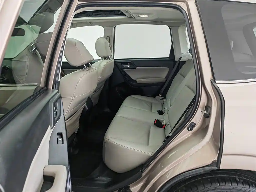 Subaru Forester 2014 — фото 15
