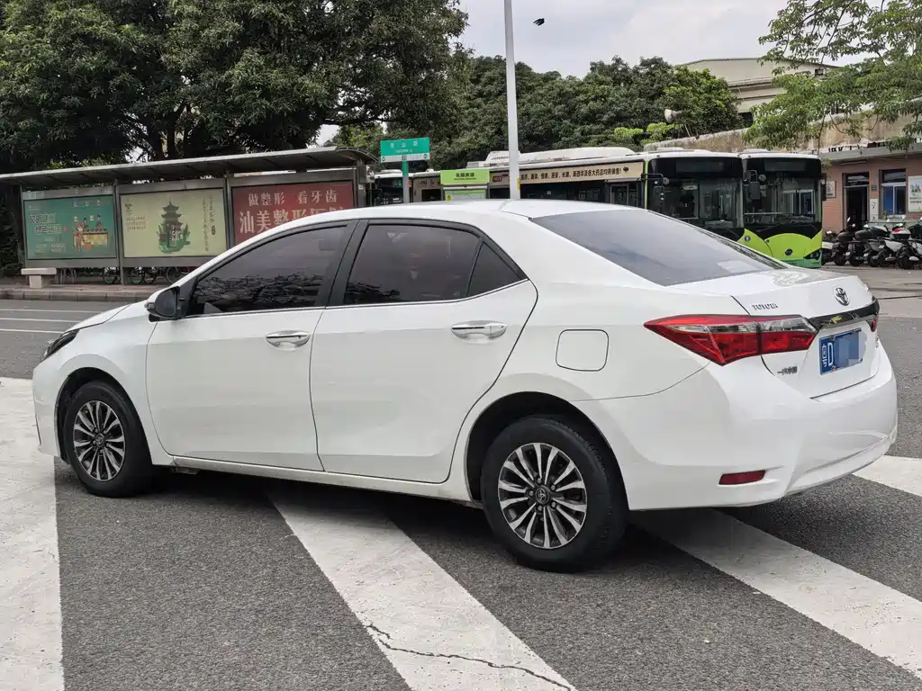 Toyota Corolla 2019 — фото 10