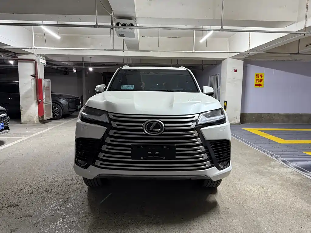 Lexus LX — фото 2