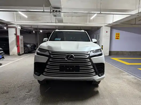 Lexus LX 2025