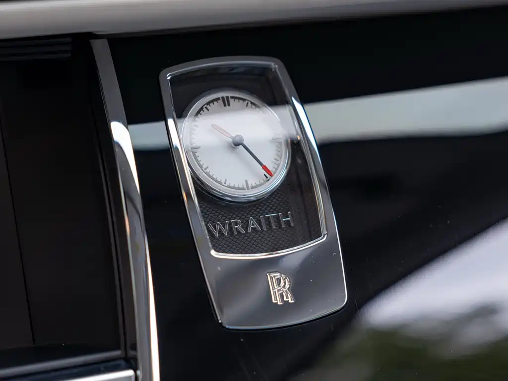 Rolls-Royce Phantom 2022 — фото 15