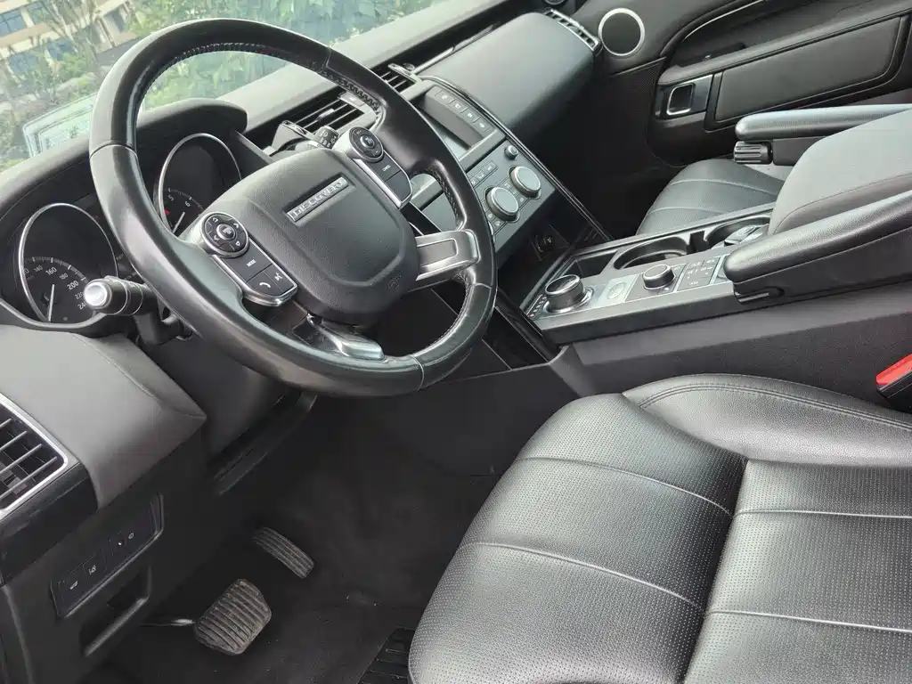 Land Rover Discovery 2017 — фото 6
