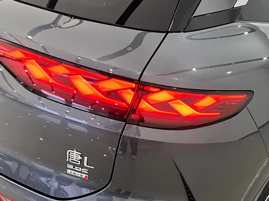 BYD Tang L 2025