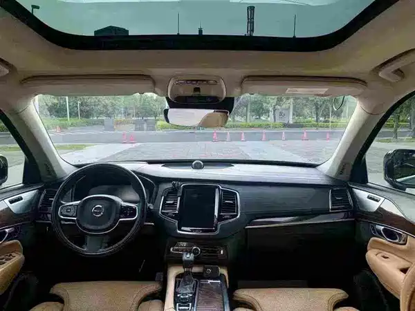 Volvo XC90 2016
