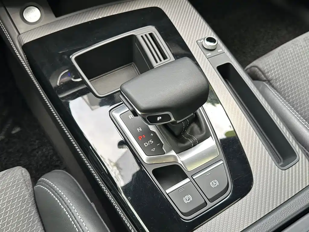 Audi Q5L Sportback 2021 — фото 14