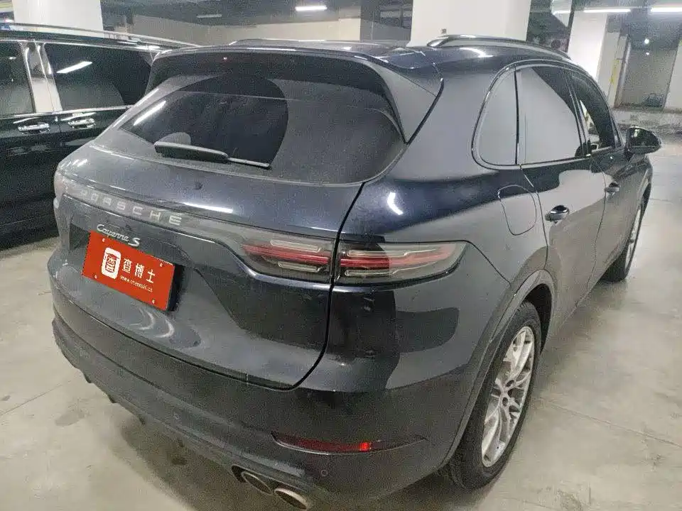 Porsche Cayenne 2022