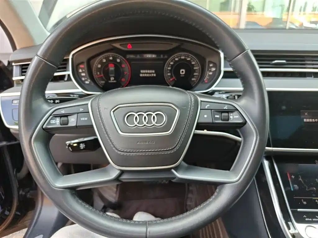 Audi A8 2018 — фото 11