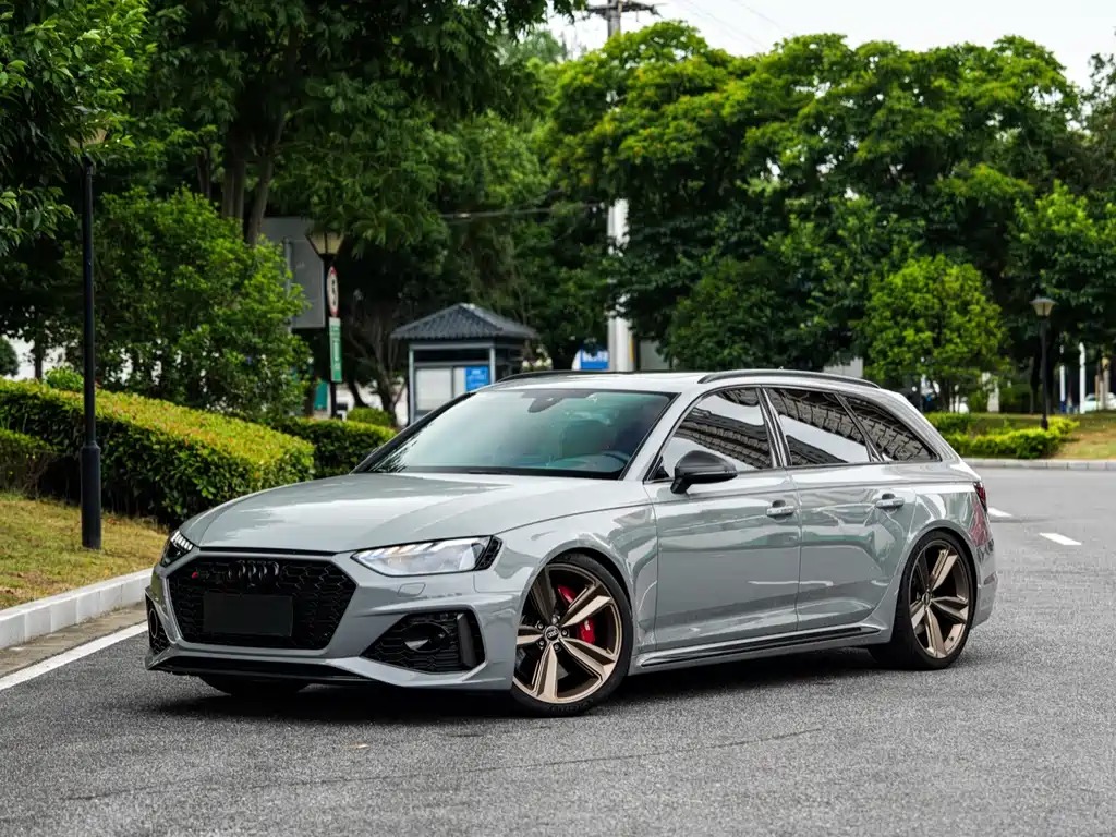 Audi RS 4 2021