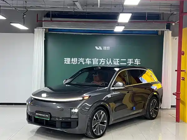 Li Auto L8 2025