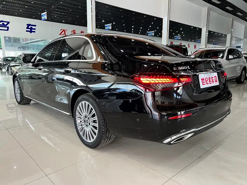 Mercedes-Benz E-Class 2022