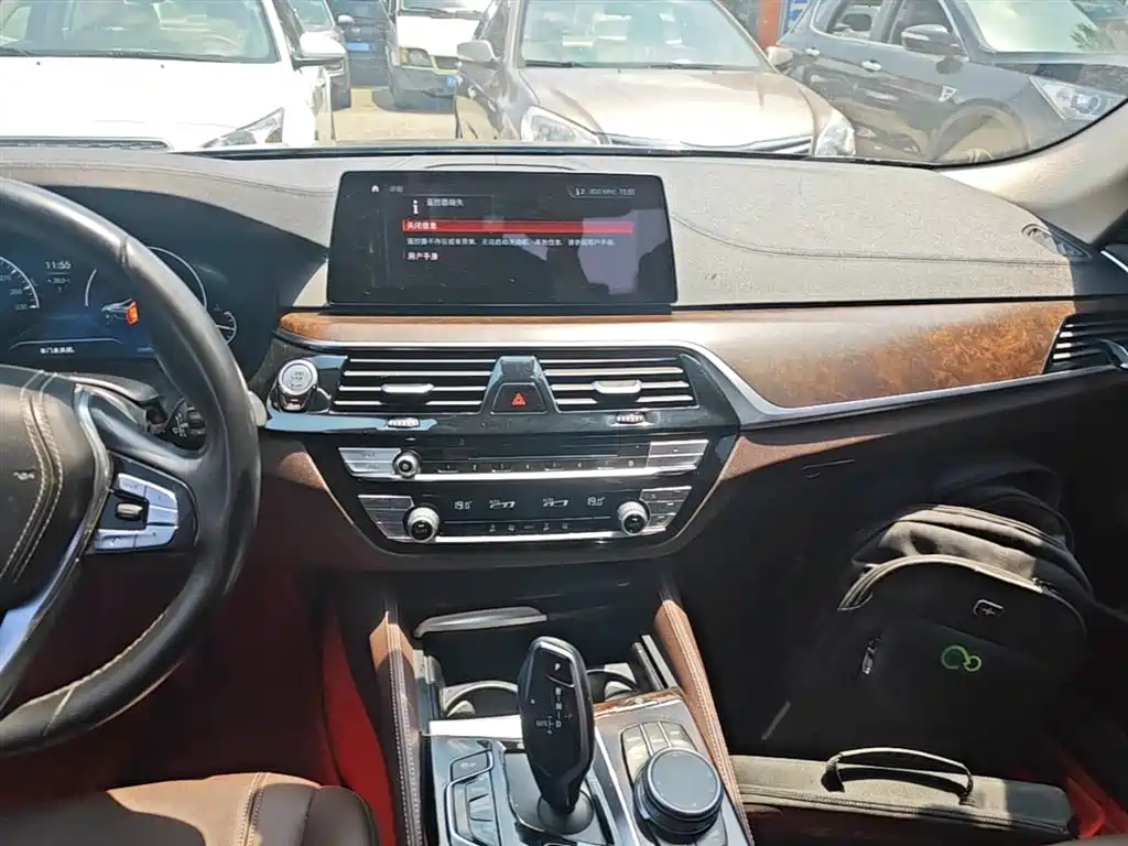BMW 5 Series 2019 — фото 13