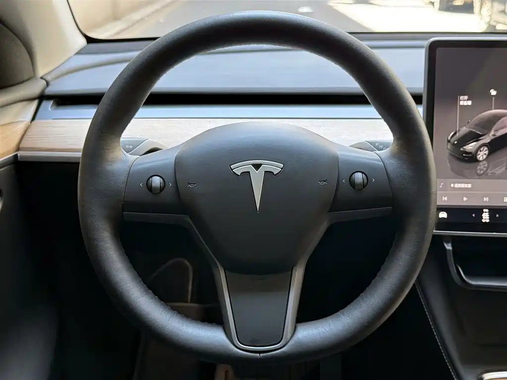 Tesla Model Y 2022 — фото 12