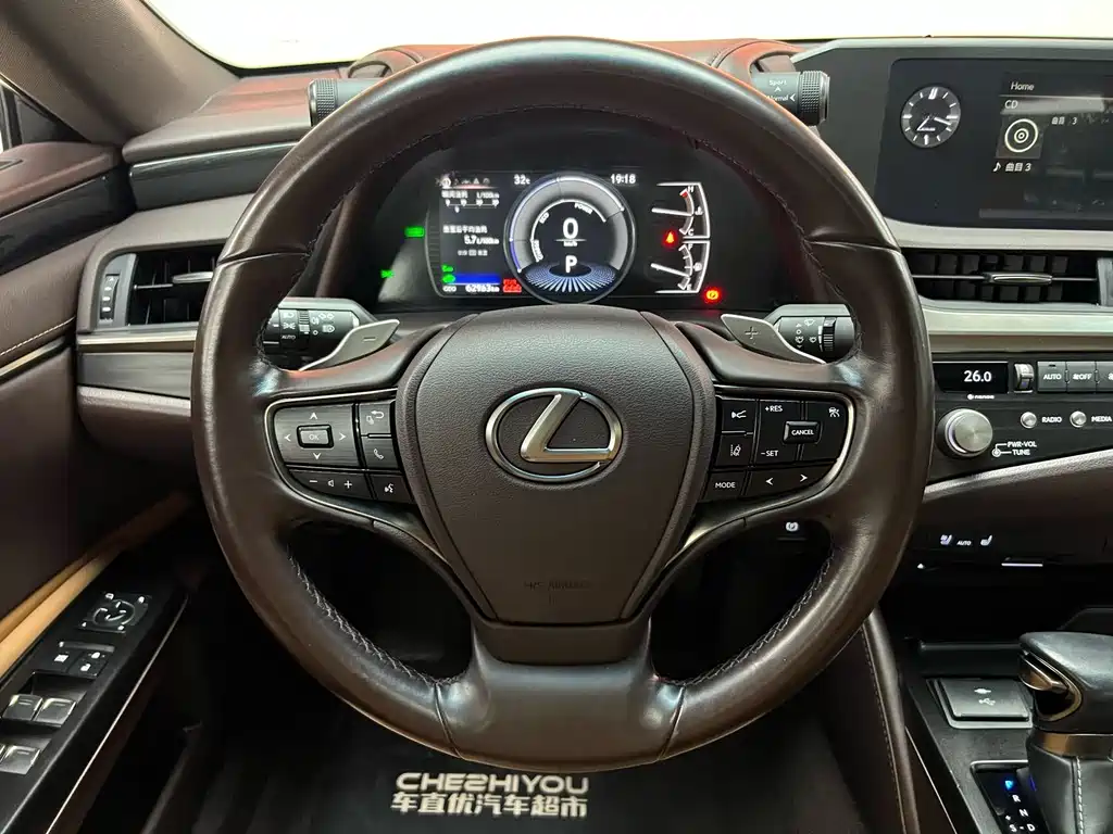 Lexus ES 2021 — фото 13
