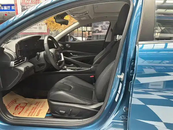 Hyundai Elantra 2022