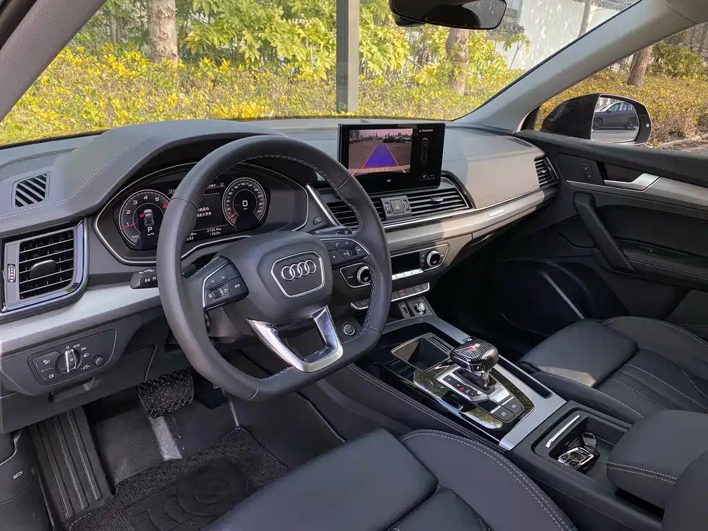 Audi Q5L 2023 — фото 14