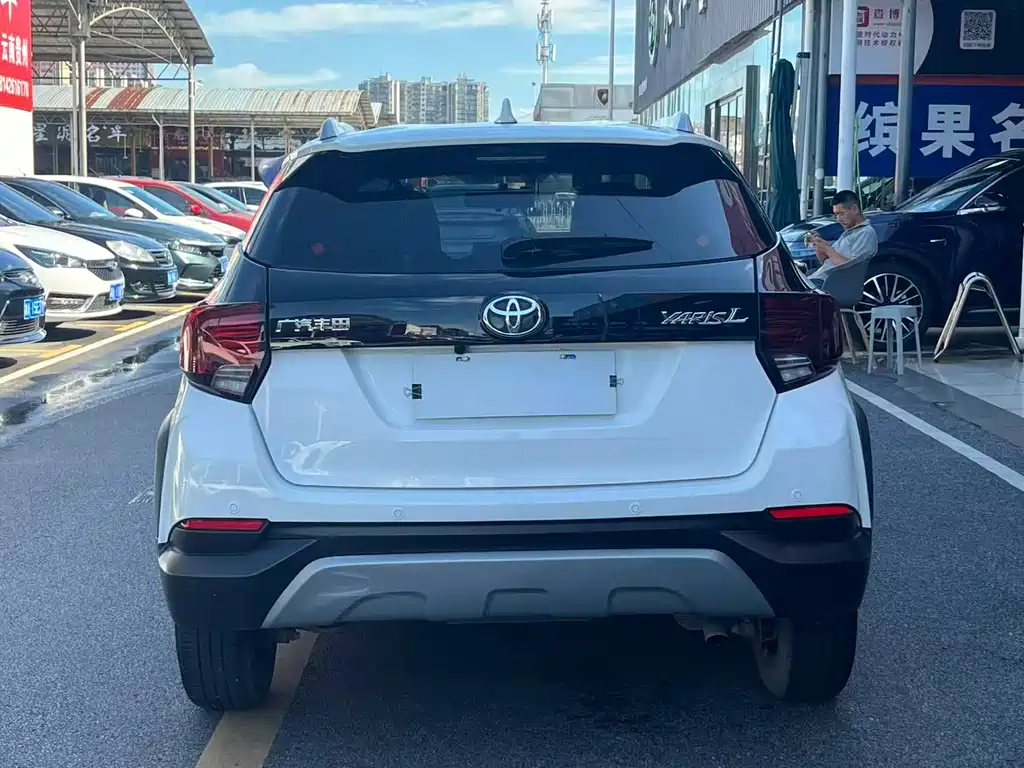 Toyota Yaris L 2022