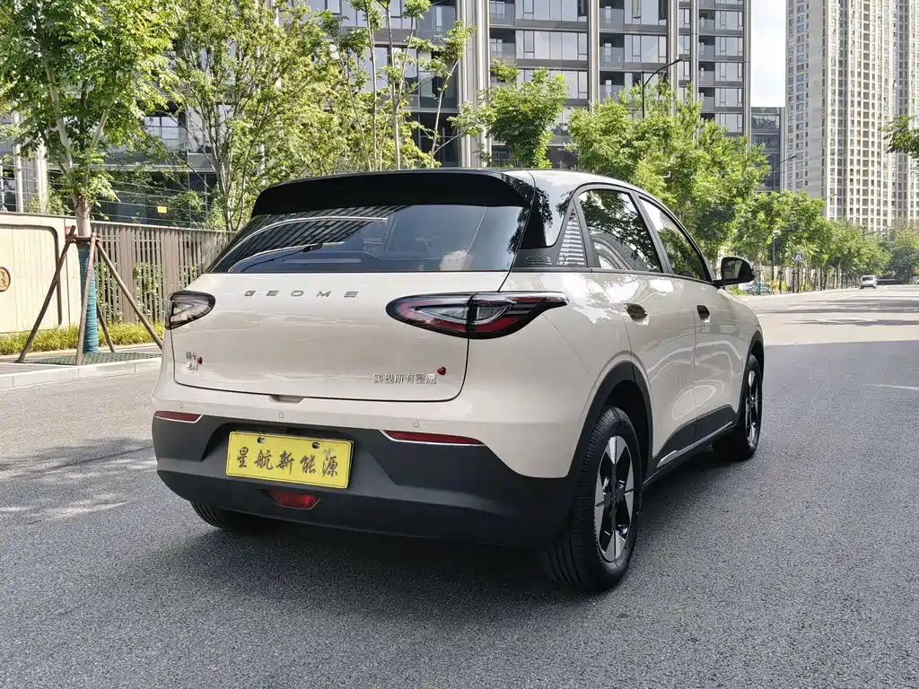 Geely Galaxy Starwish 2025 — фото 9
