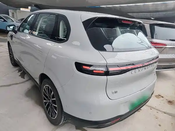 Leapmotor B10 2025