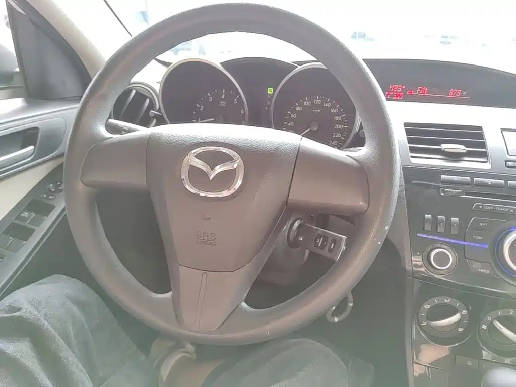 Mazda 3 Xingcheng 2016 — фото 11