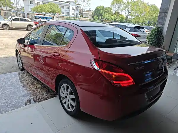 Peugeot 308 2016