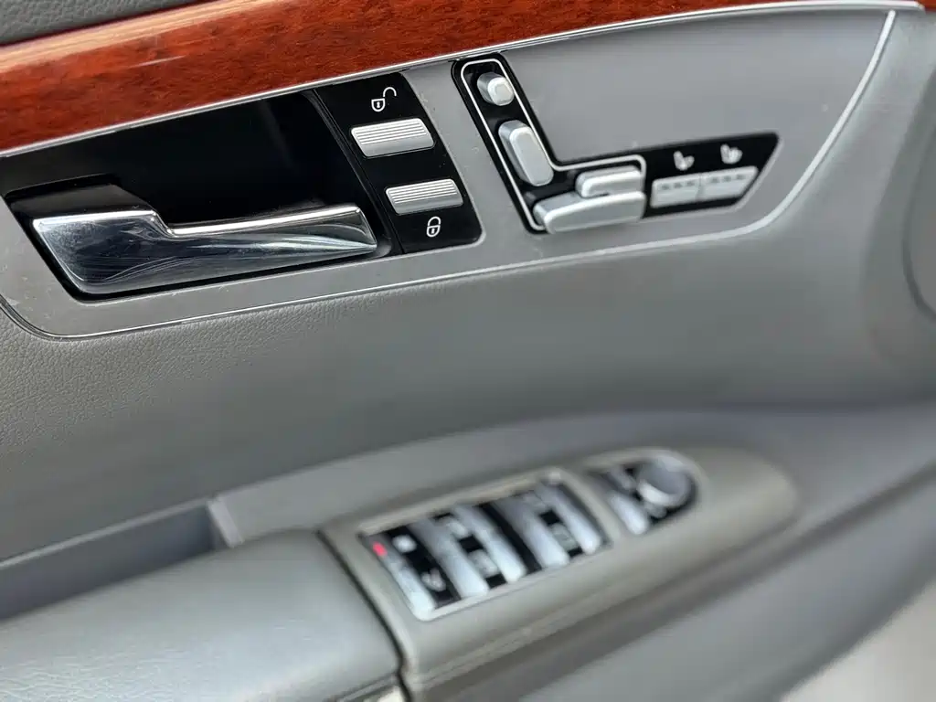 Mercedes-Benz S-Class 2006 — фото 11