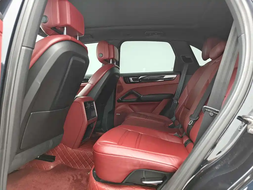 Porsche Cayenne 2019 — фото 11