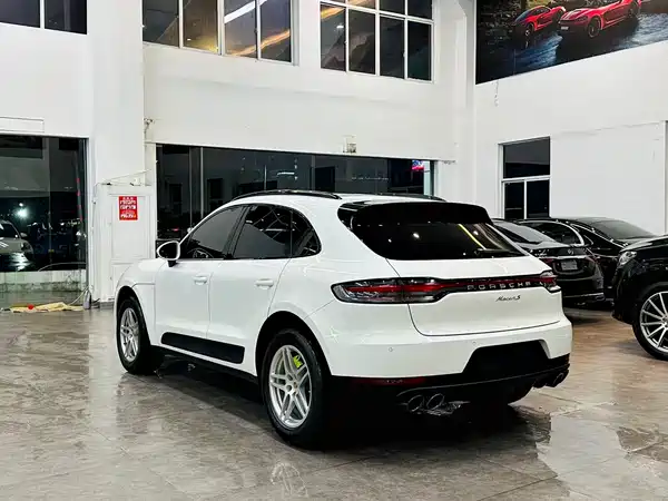 Porsche Macan 2021