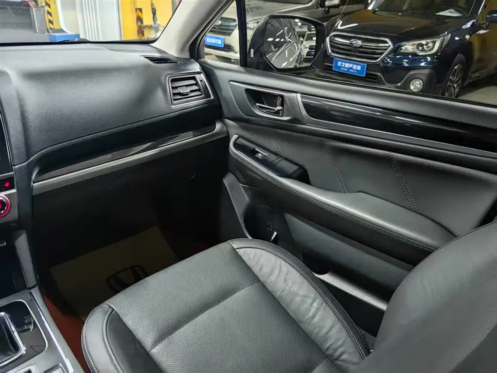 Subaru Outback 2018 — фото 19