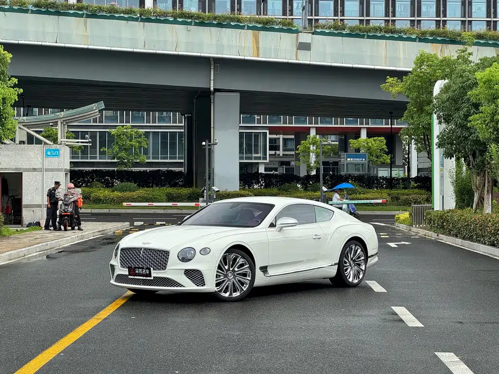 Bentley Continental 2021 — фото 1
