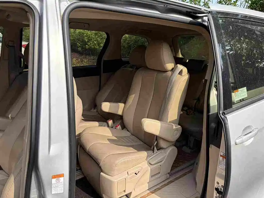 Toyota Previa 2016