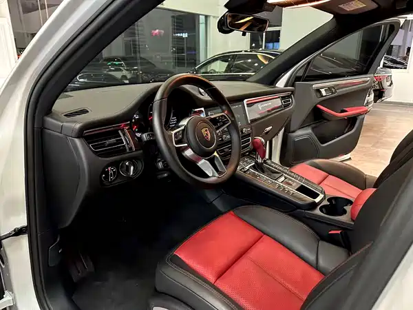 Porsche Macan 2021