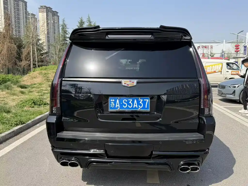 Cadillac Escalade 2018 — фото 15