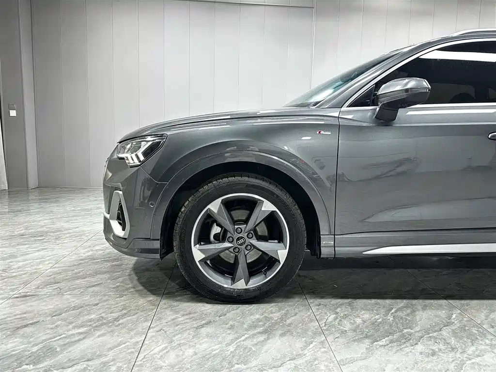 Audi Q3 2022 — фото 10