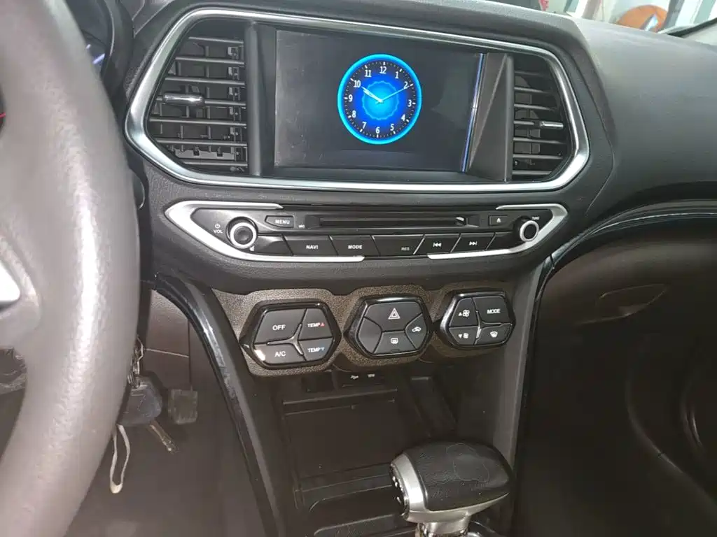 GAC Trumpchi GS4 2016 — фото 13