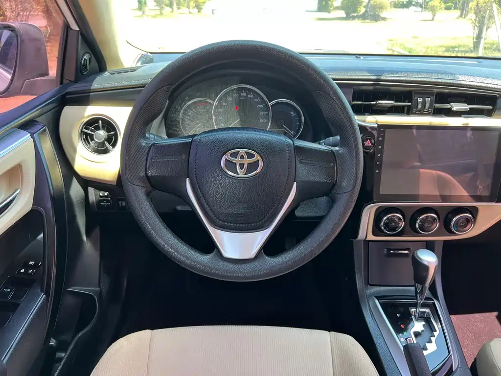Toyota Corolla 2017 — фото 13