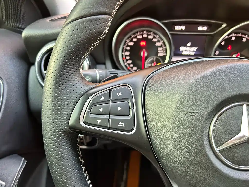 Mercedes-Benz GLA 2018 — фото 22