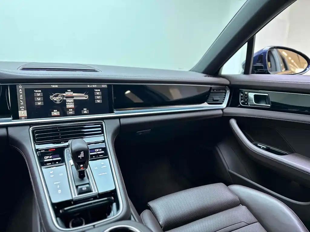 Porsche Panamera 2017 — фото 14