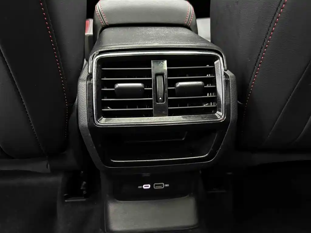 Skoda Karoq 2023 — фото 15