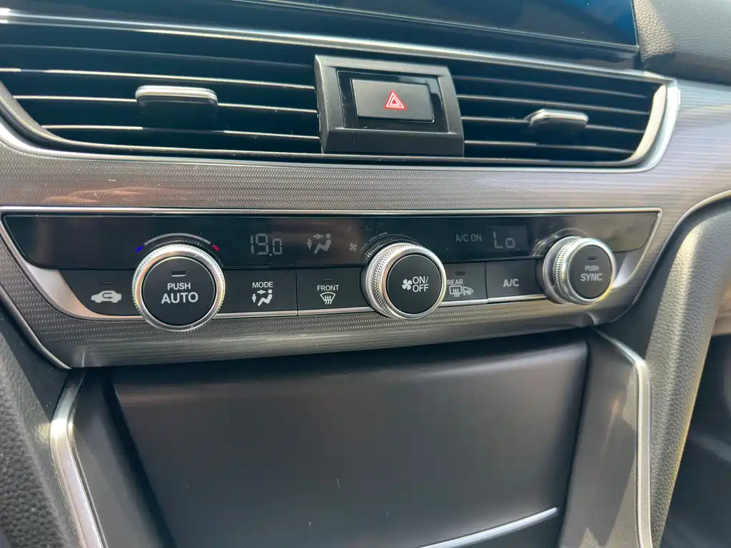 Honda Accord 2022 — фото 18