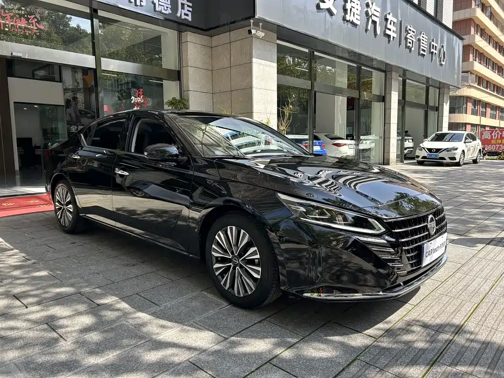 Nissan Teana 2024 — фото 1