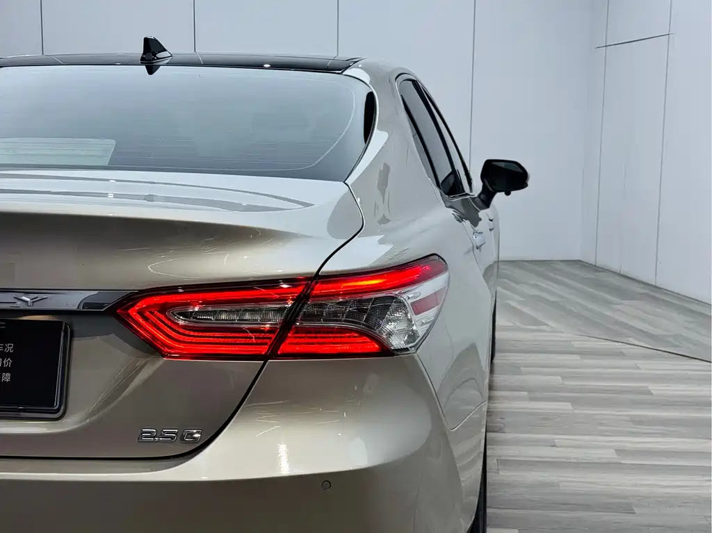 Toyota Camry 2021 — фото 27