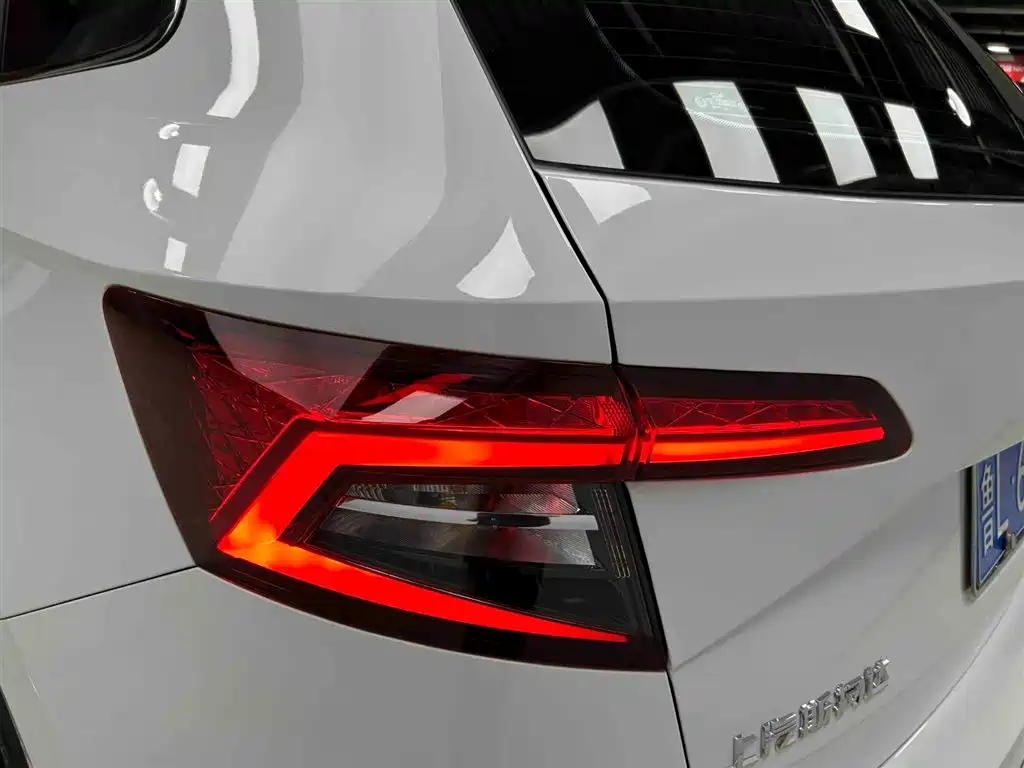 Skoda Karoq 2023 — фото 19