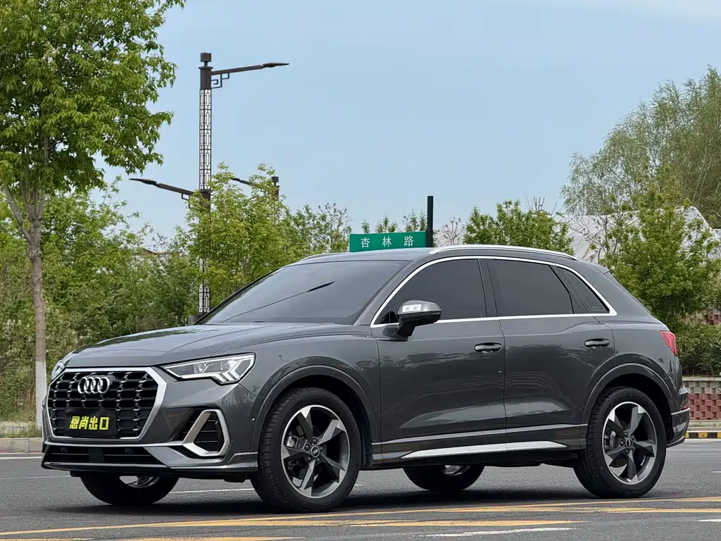 Audi Q3 2022 — фото 2