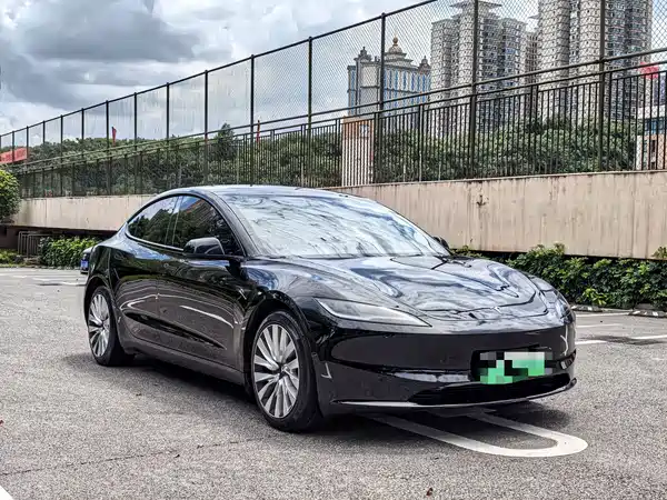 Tesla Model 3 2023