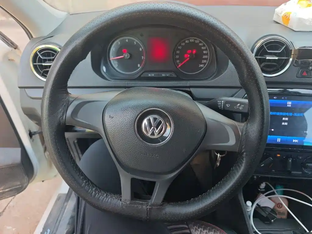 Volkswagen Jetta 2018 — фото 11