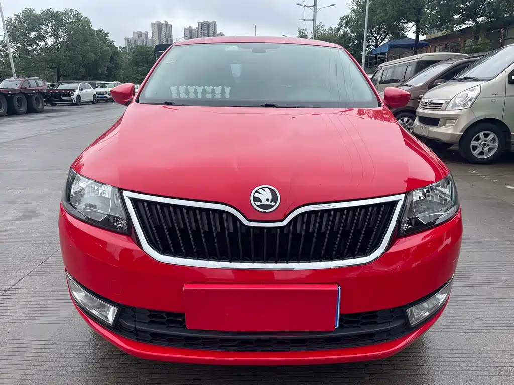 Skoda Rapid Spaceback 2016 — фото 2