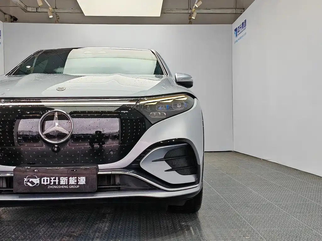 Mercedes-Benz EQS SUV 2023 — фото 20