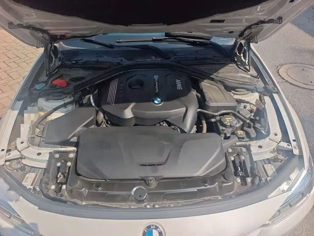 BMW 3 Series 2019 — фото 16
