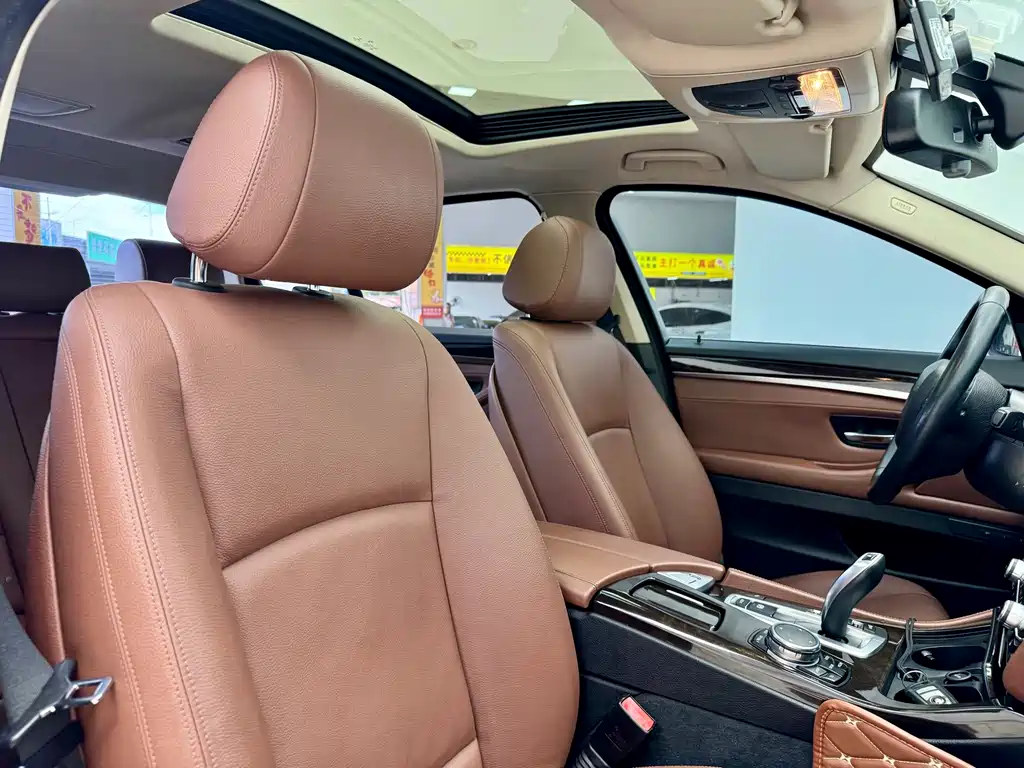 BMW 5 Series 2016 — фото 15