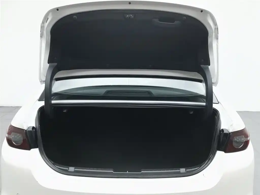 Mazda 3 Axela 2020 — фото 16